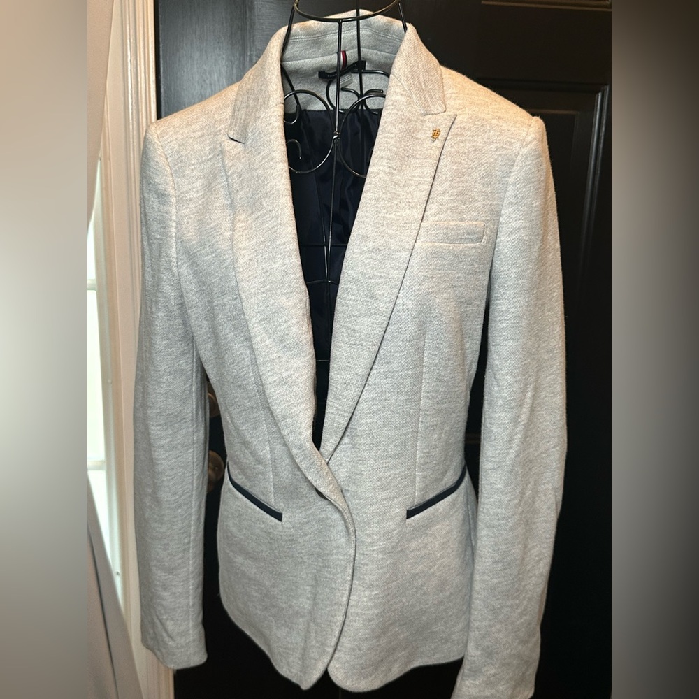 Elegant Gray Women's Blazer
